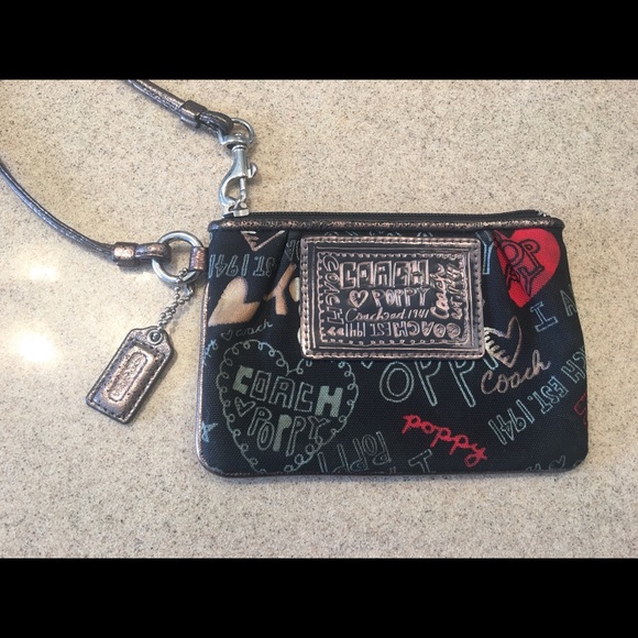 Coach Handbags - Coach Wristlet Coach Handbags - Coach Wristlet